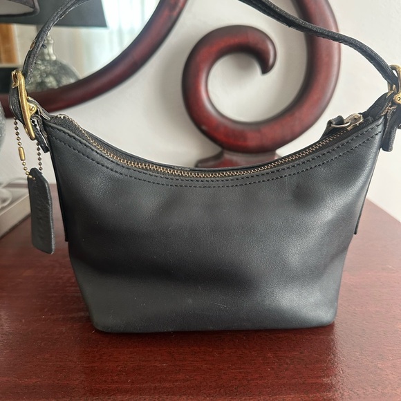 Authentic Coach Black Leather Handbag with Gold Accents - Picture 3 of 10